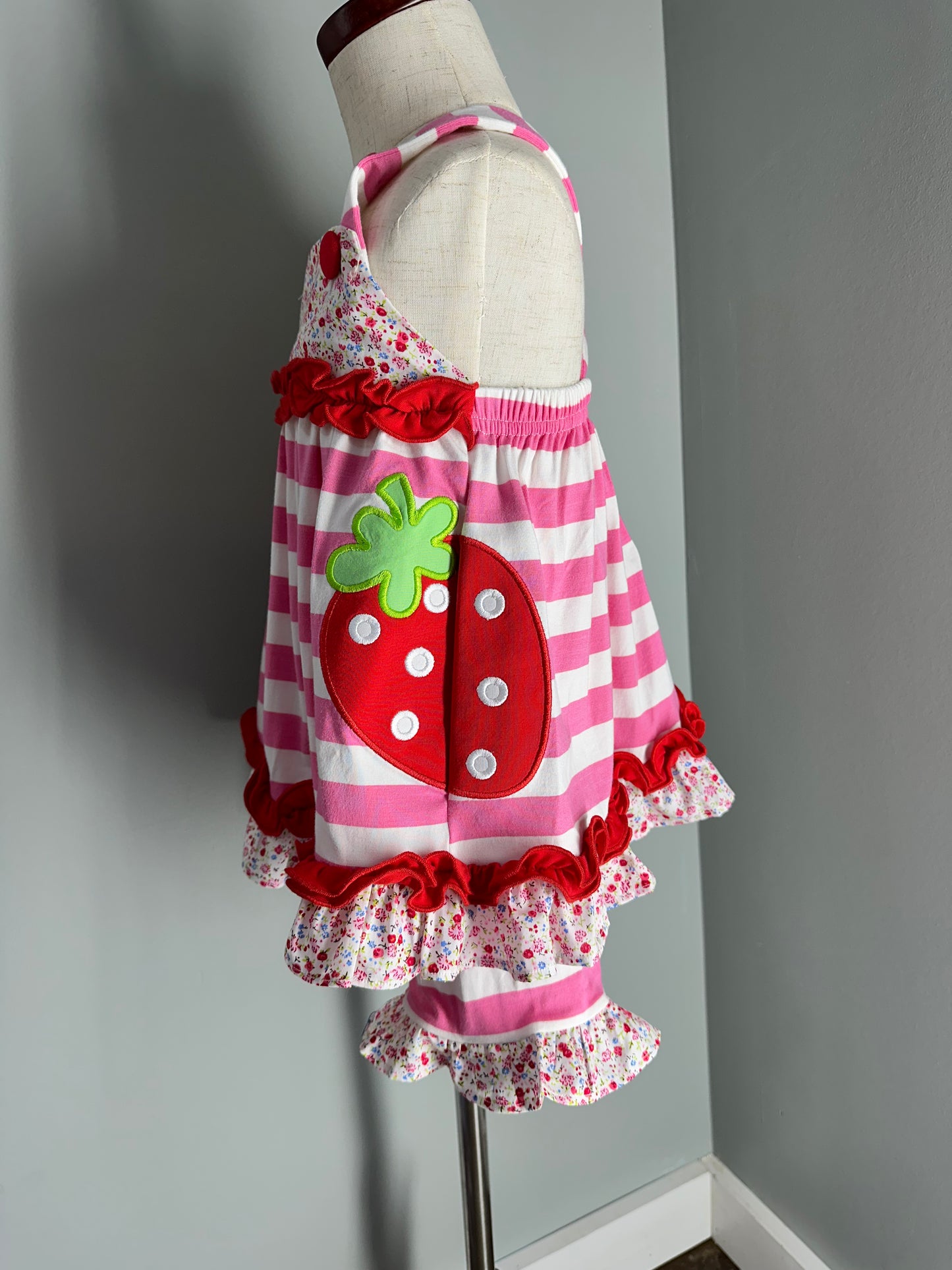 Girls strawberry floral shorts set